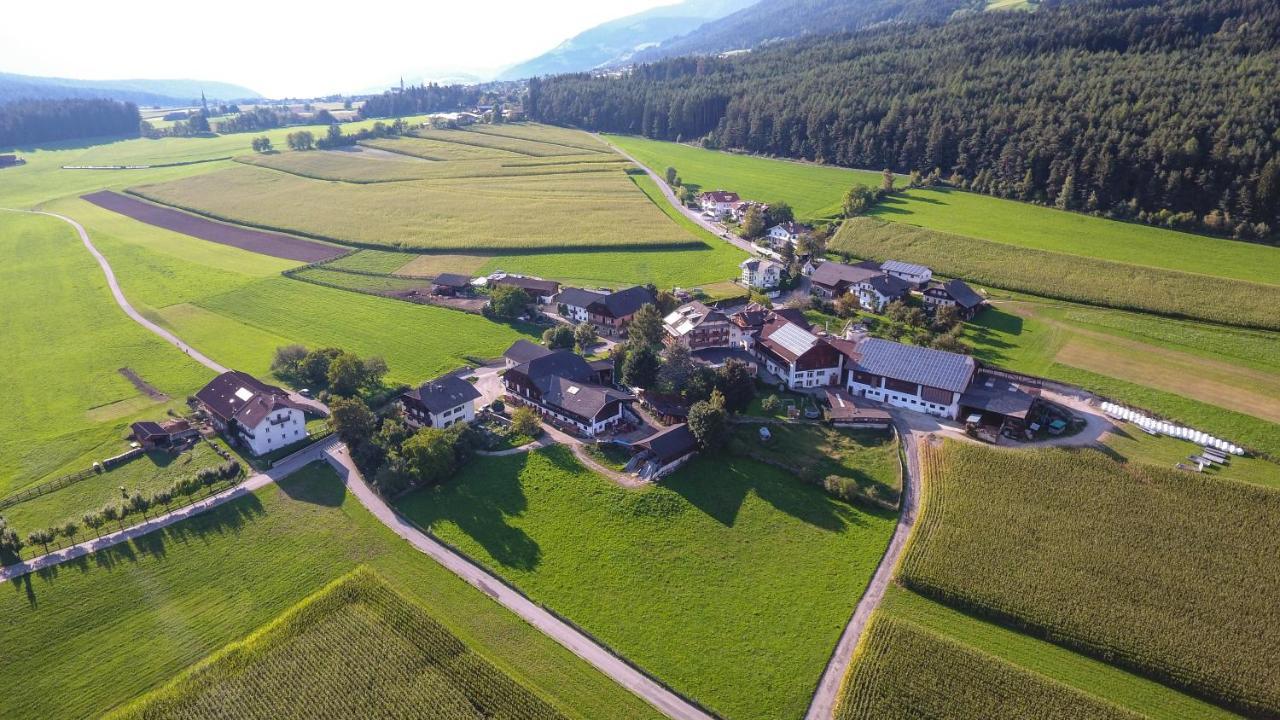 Appartement- Und Wellnesshotel Winkler Falzes Exterior foto